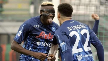 El Nápoles gana en Venecia y pisa los talones al líder Inter El Nápoles gana en Venecia y pisa los talones al líder Inter