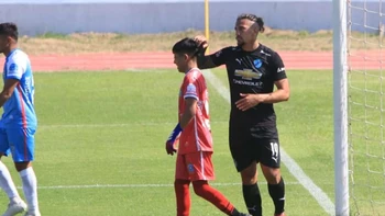 Blooming fue goleado (0-7) de local por Bolívar en su debut en el torneo Apertura Blooming fue goleado (0-7) de local por Bolívar en su debut en el torneo Apertura
