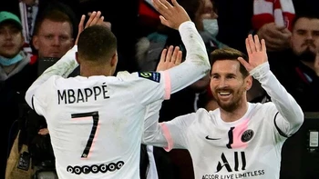 París SG goleó (5-1) en Lille y Niza cede el segundo puesto al Marsella París SG goleó (5-1) en Lille y Niza cede el segundo puesto al Marsella