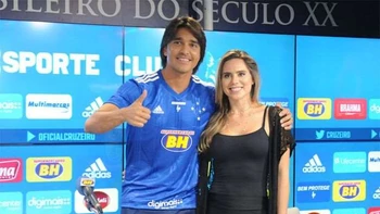 Esposa de Martins sube emotivo video de despedida del ‘Flecheiro’ boliviano del Cruzeiro de Brasil Esposa de Martins sube emotivo video de despedida del ‘Flecheiro’ boliviano del Cruzeiro de Brasil