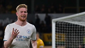 Un estelar Kevin de Bruyne acerca al Manchester City al título en Inglaterra Un estelar Kevin de Bruyne acerca al Manchester City al título en Inglaterra