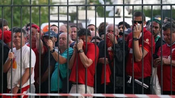 Polémica sobre los fallos de la organización parisina de la final de Champions Polémica sobre los fallos de la organización parisina de la final de Champions