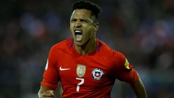 Sánchez y Vidal llegan a Chile en medio de dudas por un posible contagio de Covid-19 Sánchez y Vidal llegan a Chile en medio de dudas por un posible contagio de Covid-19