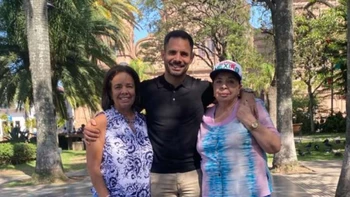 Munir Somoya, preparador físico del ‘Canelo’ Álvarez, llega de Las Vegas para visitar a su familia Munir Somoya, preparador físico del ‘Canelo’ Álvarez, llega de Las Vegas para visitar a su familia