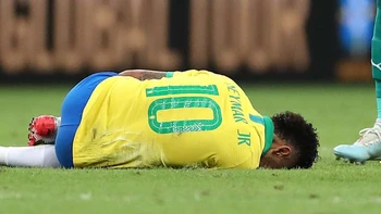 Neymar es duda para el amistoso en Corea del Sur tras lesión en pie derecho Neymar es duda para el amistoso en Corea del Sur tras lesión en pie derecho