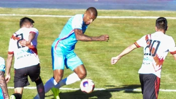 Los últimos semifinalistas saldrán de los partidos Blooming-Nacional y Bolívar-Oriente, este jueves Los últimos semifinalistas saldrán de los partidos Blooming-Nacional y Bolívar-Oriente, este jueves