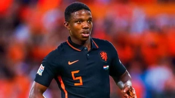El holandés Tyrell Malacia ficha por el Manchester United El holandés Tyrell Malacia ficha por el Manchester United