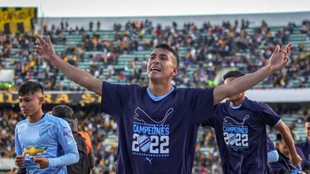 Bolívar sigue en negociaciones por Roberto Carlos Fernández Bolívar sigue en negociaciones por Roberto Carlos Fernández