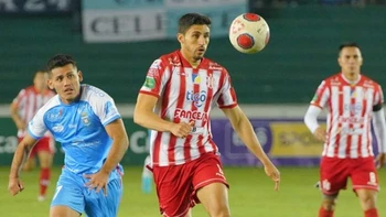 Independiente goleó (3-0) a Blooming y le quitó su invicto Independiente goleó (3-0) a Blooming y le quitó su invicto