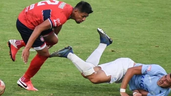 Un solo tiempo le sirvió a Aurora para golear (3-0) a Universitario de Sucre Un solo tiempo le sirvió a Aurora para golear (3-0) a Universitario de Sucre