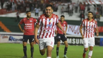 Independiente superó (3-2) a Wilstermann y todavía sueña con la clasificación Independiente superó (3-2) a Wilstermann y todavía sueña con la clasificación