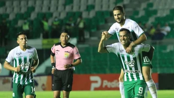 Oriente Petrolero se mete en zona de clasificación con triunfo (2-1) sobre Palmaflor Oriente Petrolero se mete en zona de clasificación con triunfo (2-1) sobre Palmaflor