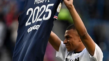 Mbappé está "muy contento" por renovar con el París SG hasta 2025 Mbappé está "muy contento" por renovar con el París SG hasta 2025