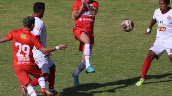 FC Universitario-Always Ready (2-1): clasificó el equipo millonario pese a perder FC Universitario-Always Ready (2-1): clasificó el equipo millonario pese a perder
