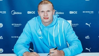 Haaland quiere "ganar trofeos" con el Manchester City Haaland quiere "ganar trofeos" con el Manchester City