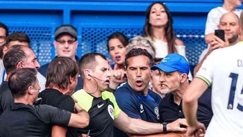 Chelsea y Tottenham igualaron en un partidazo lleno de tensión y altercados entre los entrenadores Chelsea y Tottenham igualaron en un partidazo lleno de tensión y altercados entre los entrenadores