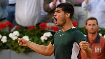 Alcaraz gana el Masters 1000 de Madrid tras arrollar a Zverev Alcaraz gana el Masters 1000 de Madrid tras arrollar a Zverev