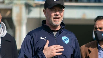 Antonio Zago: "Tienen que mejorar las canchas para que se mejore el futbol boliviano” Antonio Zago: "Tienen que mejorar las canchas para que se mejore el futbol boliviano”