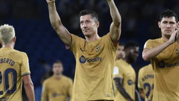 Un doblete de Lewandowski da la primera victoria del Barcelona Un doblete de Lewandowski da la primera victoria del Barcelona
