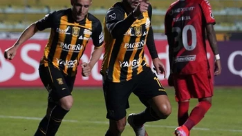 The Strongest sigue en la lucha por la clasificación al golear a Atlético Paranaense (5-0) The Strongest sigue en la lucha por la clasificación al golear a Atlético Paranaense (5-0)