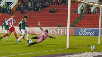 Independiente Petrolero fue humillado en casa por Palmeiras que goleó (0-5) y clasificó a octavos Independiente Petrolero fue humillado en casa por Palmeiras que goleó (0-5) y clasificó a octavos