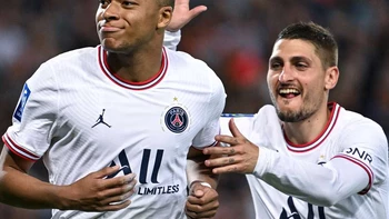 ¿Se irá, se quedará? Mbappé deshoja los últimos pétalos sobre su futuro<br />
¿Se irá, se quedará? Mbappé deshoja los últimos pétalos sobre su futuro<br />