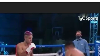 Boxeador boliviano pierde por nocaut técnico en pelea por el título sudamericano en Argentina Boxeador boliviano pierde por nocaut técnico en pelea por el título sudamericano en Argentina