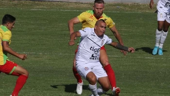 Real Santa Cruz no pudo en casa con Palmaflor (1-2), que termina primero en el grupo "A" Real Santa Cruz no pudo en casa con Palmaflor (1-2), que termina primero en el grupo "A"