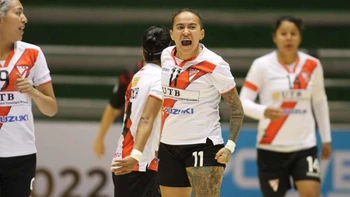 Always Ready goleó a Deportivo Valdivia de Chile por 11-0 en la Copa Libertadores de Futsal Femenina Always Ready goleó a Deportivo Valdivia de Chile por 11-0 en la Copa Libertadores de Futsal Femenina