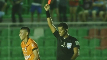 Ivo Méndez y Jordy Alemán arbitrarán las semifinales de vuelta del torneo Apertura Ivo Méndez y Jordy Alemán arbitrarán las semifinales de vuelta del torneo Apertura