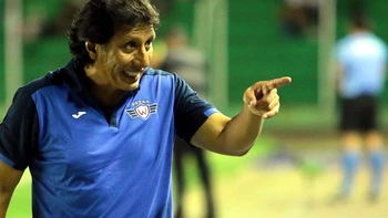 Álvaro Peña empieza segundo ciclo como entrenador de Wilstermann Álvaro Peña empieza segundo ciclo como entrenador de Wilstermann