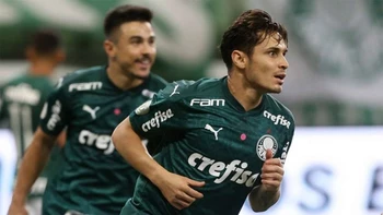Palmeiras goleó a Botafogo y se apodera del liderato del Brasileirao Palmeiras goleó a Botafogo y se apodera del liderato del Brasileirao