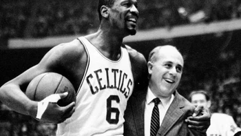 Falleció Bill Russell, legendario jugador de la NBA y ganador de un récord de 11 títulos Falleció Bill Russell, legendario jugador de la NBA y ganador de un récord de 11 títulos