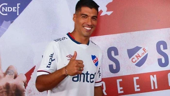 Luis Suárez sobrevuela los cuartos de final de la Copa Sudamericana Luis Suárez sobrevuela los cuartos de final de la Copa Sudamericana