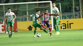 Oriente Petrolero sucumbe ante Junior (1-3) y suma su tercera derrota consecutiva Oriente Petrolero sucumbe ante Junior (1-3) y suma su tercera derrota consecutiva