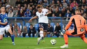 París SG dejó escapar la victoria en su visita al Estrasburgo; fue empate (3-3) París SG dejó escapar la victoria en su visita al Estrasburgo; fue empate (3-3)