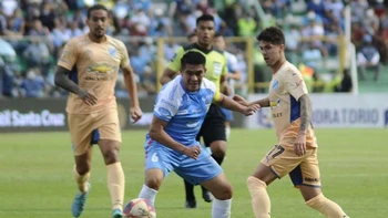 Iribarren y ‘Pato’ Rodríguez se pierden el partido revancha entre Bolívar y Blooming por amarillas Iribarren y ‘Pato’ Rodríguez se pierden el partido revancha entre Bolívar y Blooming por amarillas