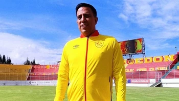 Aucas goleó (5-0) a Independiente del Valle para liderar el fútbol de Ecuador Aucas goleó (5-0) a Independiente del Valle para liderar el fútbol de Ecuador
