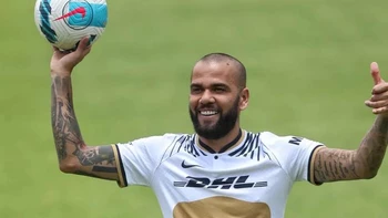 Dani Alves podría debutar el miércoles con la camiseta de Pumas de México Dani Alves podría debutar el miércoles con la camiseta de Pumas de México