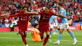 Liverpool se consagró campeón de la Community Shield tras vencer 3-1 al Manchester City Liverpool se consagró campeón de la Community Shield tras vencer 3-1 al Manchester City