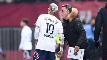 El entrenador de PSG, Galtier, ve a un Neymar "feliz" y "muy profesional" El entrenador de PSG, Galtier, ve a un Neymar "feliz" y "muy profesional"