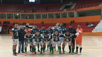 El futsal fue televisado por primera vez, y CRE aprovechó para mostrarse fuerte El futsal fue televisado por primera vez, y CRE aprovechó para mostrarse fuerte