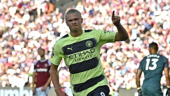 Haaland debutó en la Premier League con doblete para triunfo del Manchester City Haaland debutó en la Premier League con doblete para triunfo del Manchester City