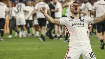 Kostic ficha por la Juventus hasta 2026 Kostic ficha por la Juventus hasta 2026