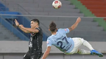 Valioso triunfo (1-2) de Real Santa Cruz ante Aurora para salir del indirecto Valioso triunfo (1-2) de Real Santa Cruz ante Aurora para salir del indirecto