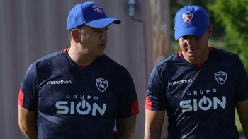 Julio Baldivieso dejó de ser el entrenador de Royal Pari Julio Baldivieso dejó de ser el entrenador de Royal Pari
