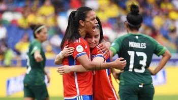 Chile golea 5-0 a Bolivia y la elimina de la Copa América femenina Chile golea 5-0 a Bolivia y la elimina de la Copa América femenina