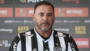 Atlético Mineiro despidió al DT argentino Antonio Mohamed Atlético Mineiro despidió al DT argentino Antonio Mohamed