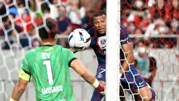 El PSG ganó con goles de Sarabia y Mbappé en su segundo partido en Japón El PSG ganó con goles de Sarabia y Mbappé en su segundo partido en Japón
