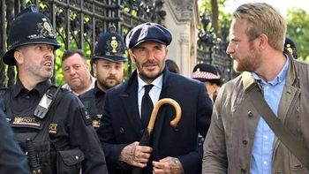 David Beckham hizo horas de cola para despedirse de la difunta Isabel II David Beckham hizo horas de cola para despedirse de la difunta Isabel II